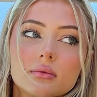 Victoria Rozmajzl Naken