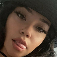 Victoria Vonne Naken