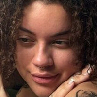 Vieraralyn Naken