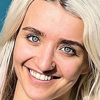 Xia Brookside Naken