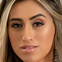 Yasmin Luz Naken