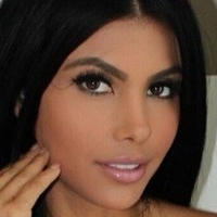 Yesli Gomez Naken