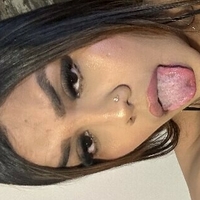 yourlira Naken