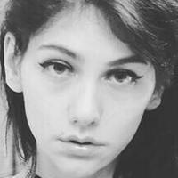 Zheanna Erose Naken